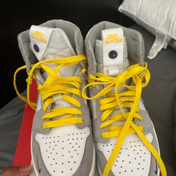 Jordan 1 high switch light smoke grey